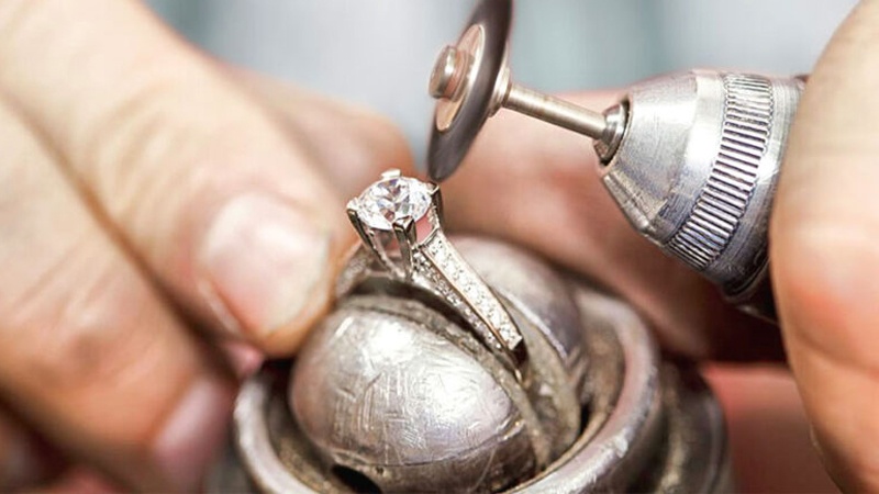 صيانة المجوهرات