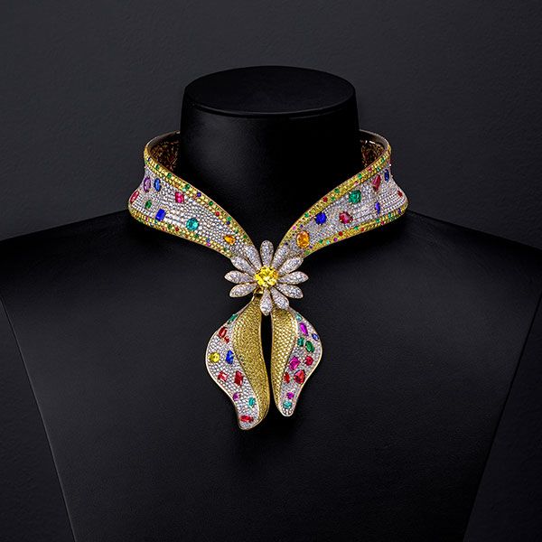 عقد Bandana Royale من Jacob & Co " لتكريم الجابر الكوري ‏G-Dragon