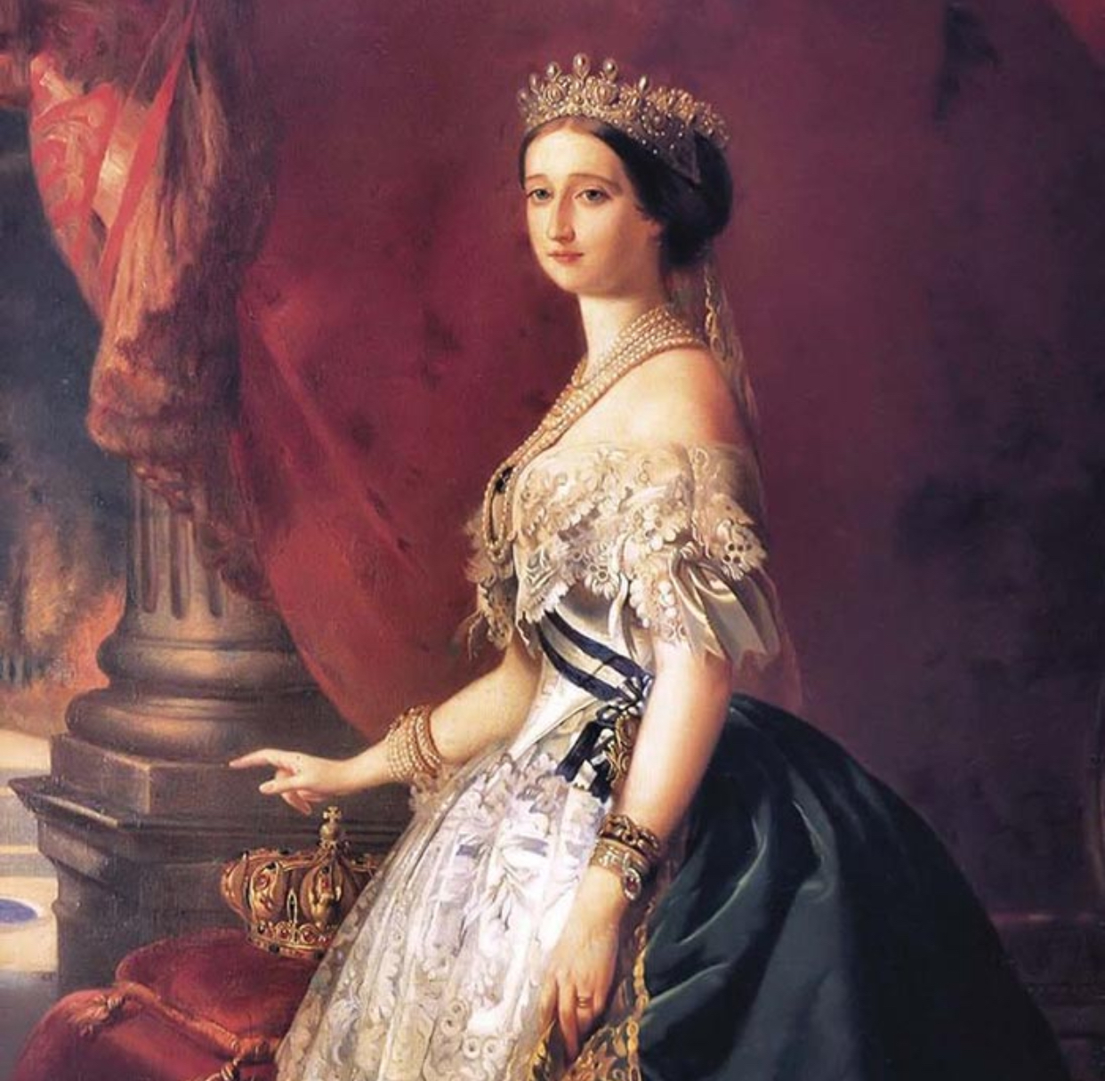 الامبراطورة أوجيني طلبت من صائغها مجموعة مجوهرات بطابع مصري قديم