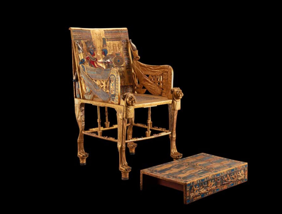 كرسي الملك توت عنخ آمون 