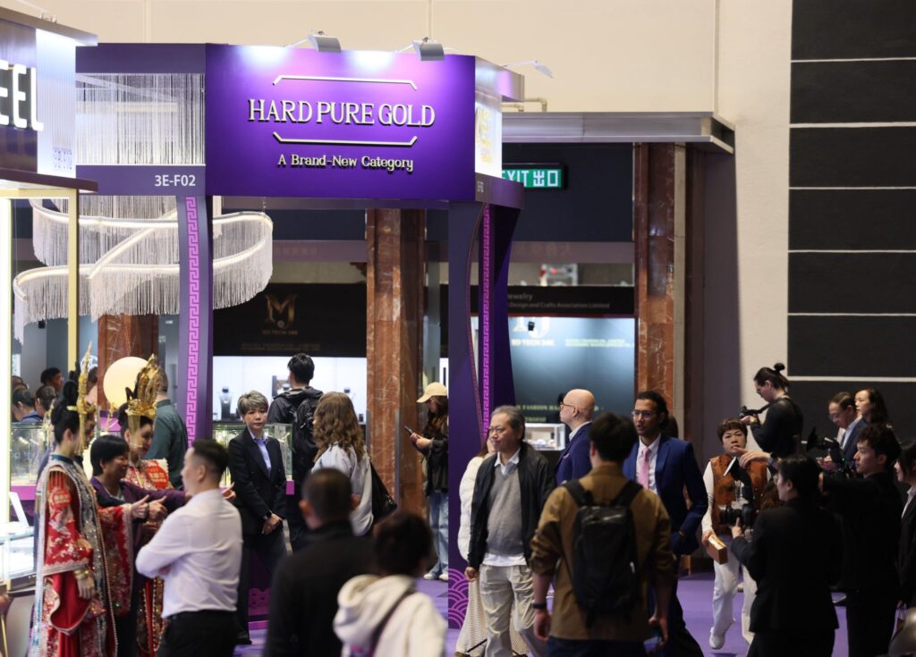 جناح الذهب الصلب في معرض هونج كونج للمجوهرات