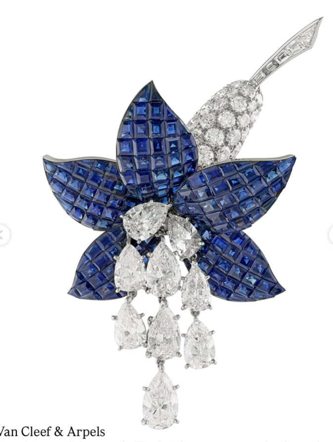 بروش فان كليف آند آربلز من الياقوت الأزرق والماس- مزاد كريستيز جنيف