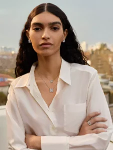 زهرة اللوتس على طريقة دي بيرز لندن