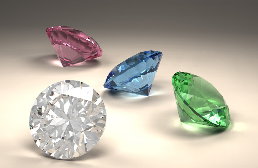 يوجد الماس الطبيعي بألوان متنوعة بفعل تأثره ببعض المعادن، مما يجعله نادرا وأعلى سعرا