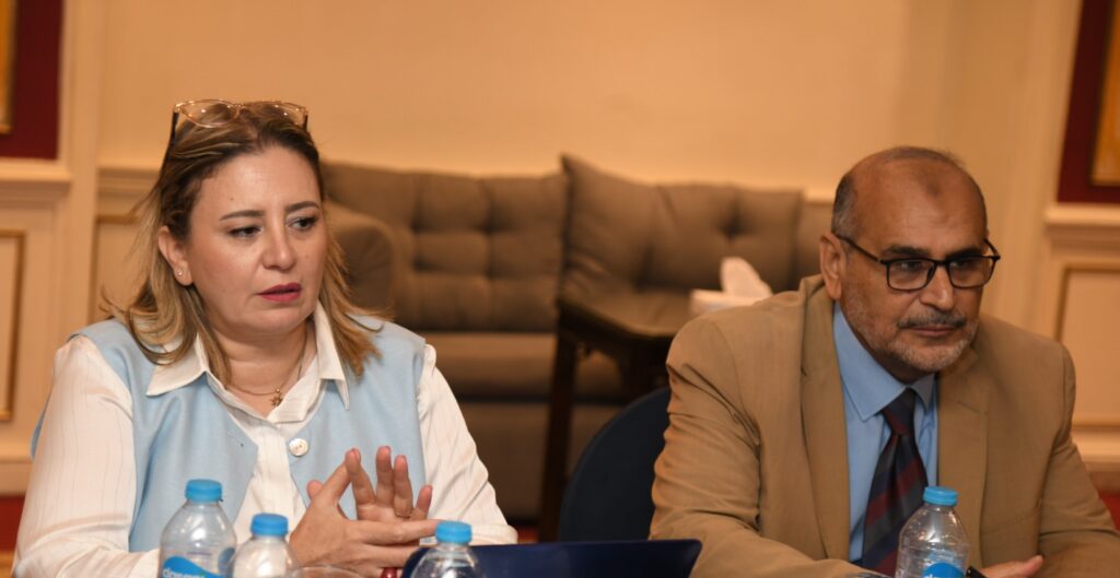 دكتور حسن بخيت أثناء جلسة افتتاح المنتدى الدولي للمعادن والأحجار الثمينة