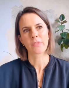 Kate Baxter-كيت باكستر خبيرة صناعة المجوهرات وبناء العلامات التجارية