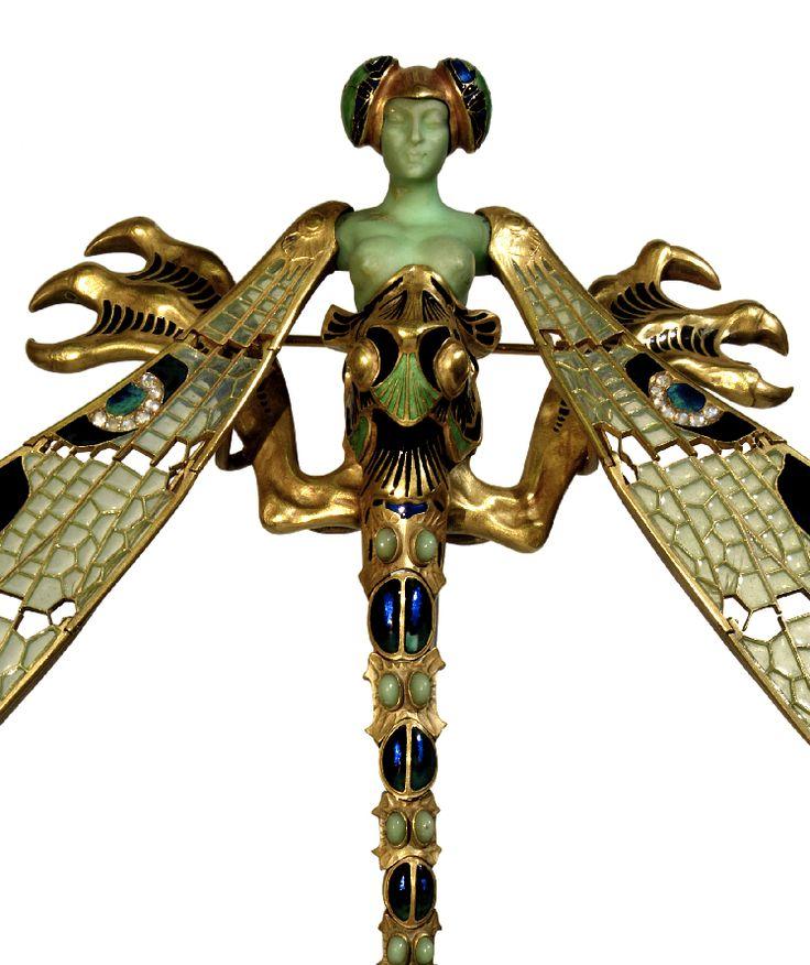 اليعاسيب.. أحد الهامات الطبيعة التي عبر عنها رينيه لاليك ليجد من خلالها نظرته للمرأة- Art Nouveau