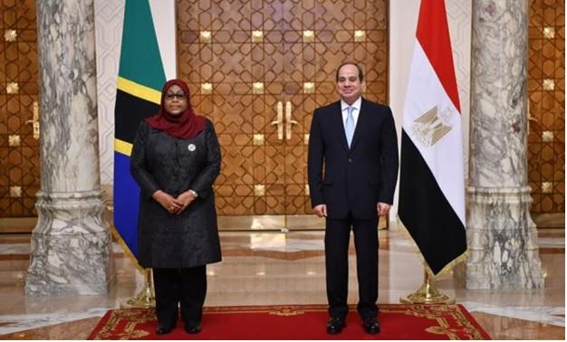 الرئيس السيسي مع السيدة سامية حسن رئيسة تنزانيا