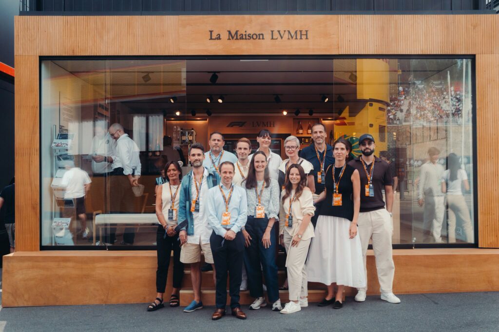 LVMH تفتح أبواب الرفاهية للعالم.. 46 دارًا تكشف أسرار الحرفة في 12 دولة