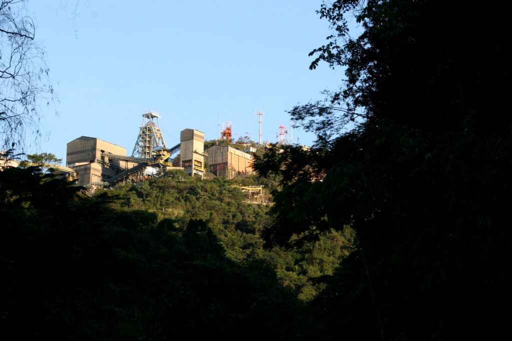 AngloGold Ashanti تستأنف تشغيل مصانع معالجة مركزات الذهب في البرازيل.