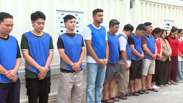 تم توجيه الاتهام في القضية إلى 22 متهم، وهندي يترأس شبكة التهريب