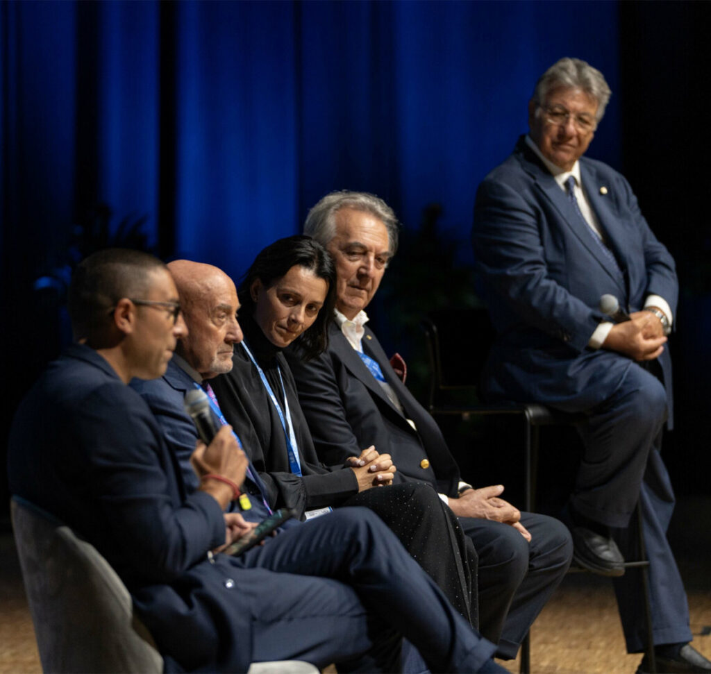 إعلان أكاديمية المجوهرات الراقية خلال مئوية CIBJO