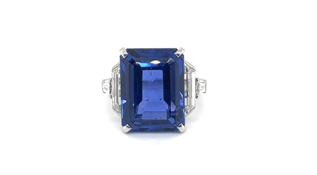Gübelin Gem Lab إدخال تسمية Cornflower Blue كتسمية لونية جديدة على تقاريرها Gübelin Gem Lab إدخال تسمية Cornflower Blue كتسمية لونية جديدة على تقاريرها